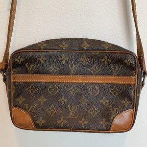 Authentic Louis Vuitton Monogram Trocadero 23 Shoulder Cross Body Bag